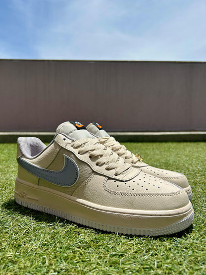 AF1 Beige reflectivo