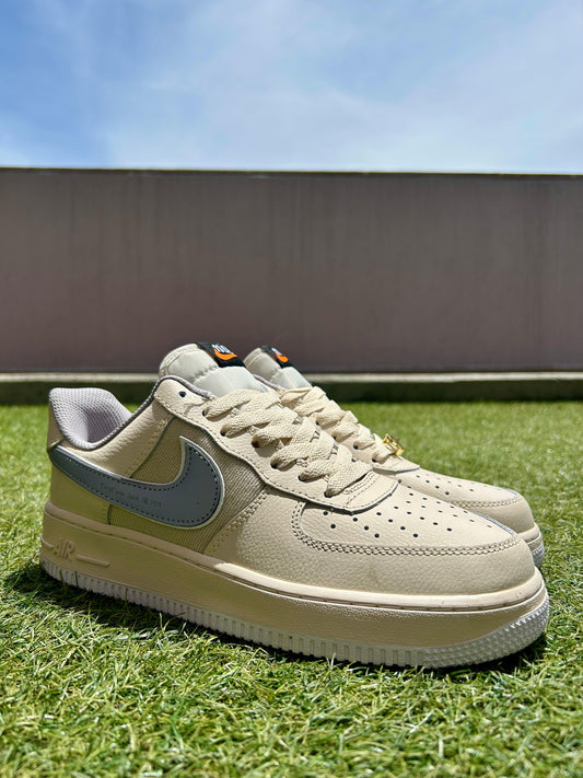 AF1 Beige reflectivo