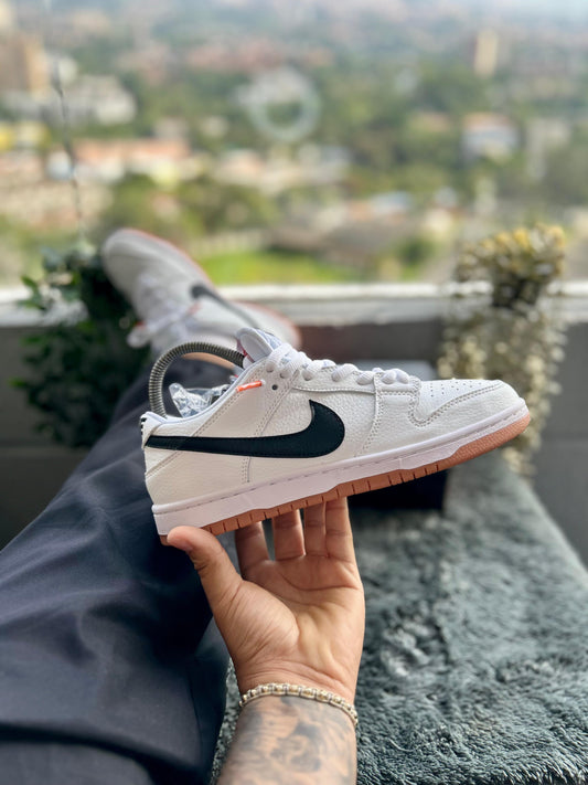 SB Dunk low Blanco-Negro