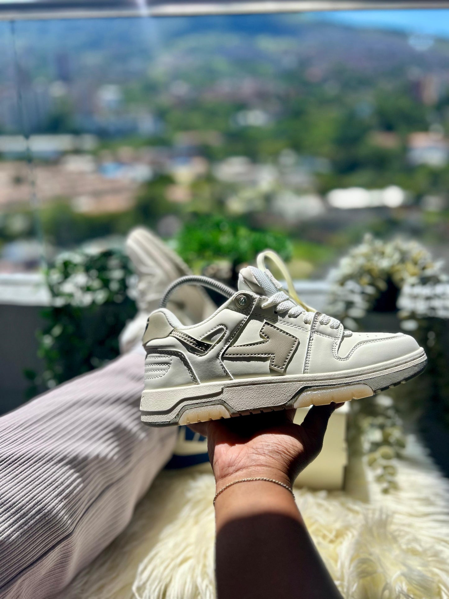 Off White Blanco-café