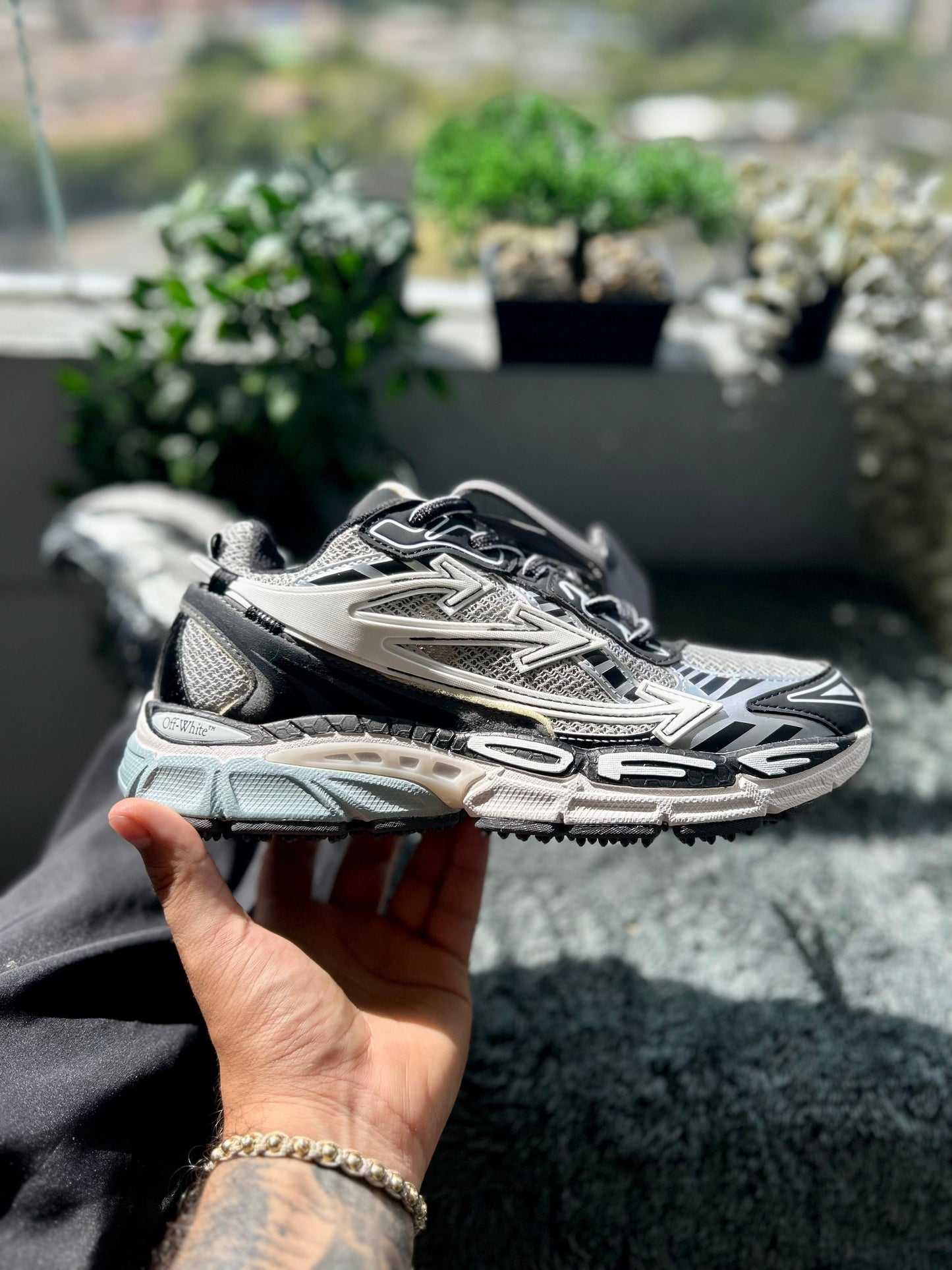 Off White Be Rigth back Negro-gris